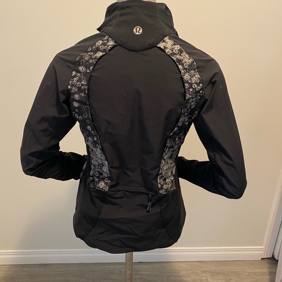 lululemon athletica Jackets & Blazers - Lululemon Jacket